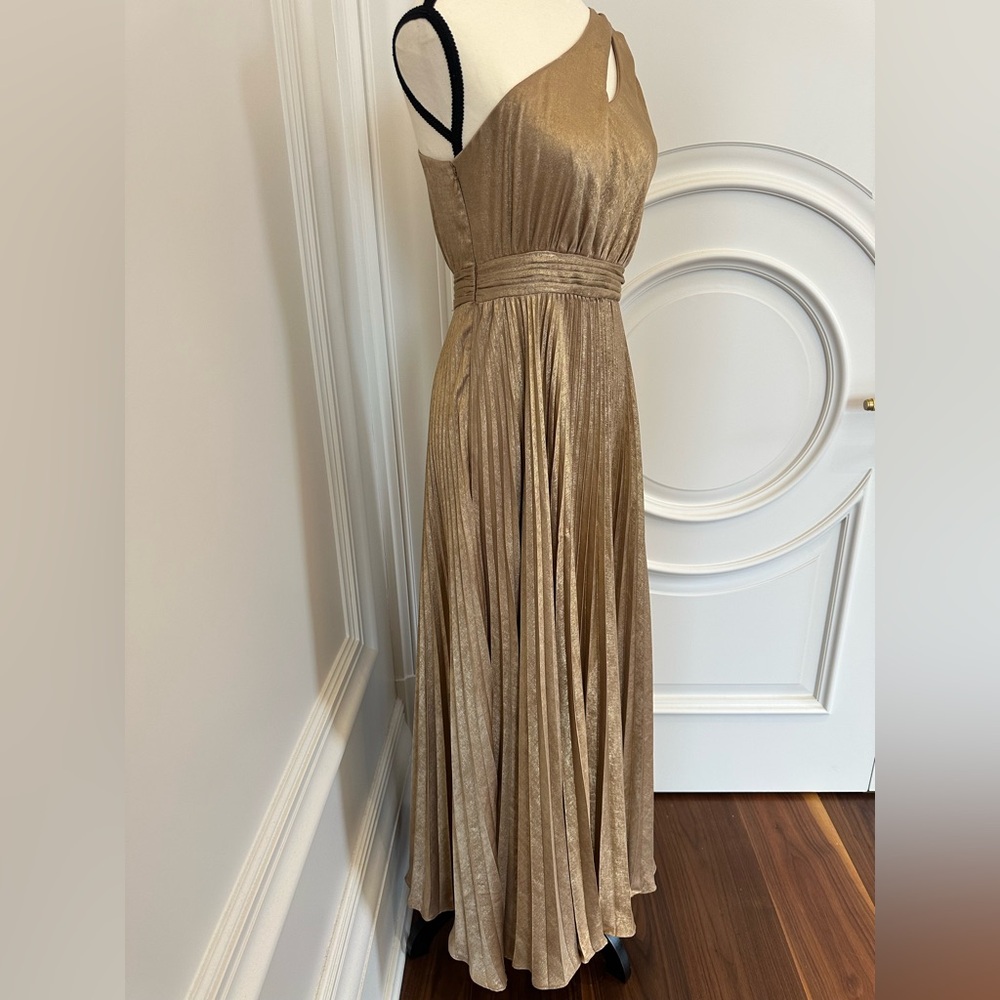 Elegant Gold One-Shoulder Cut Out Pleated Evening Dress/Gown (Size 4) - Picture 12 of 15